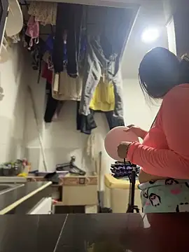 Emiily lee online show from 11, 11, 2025