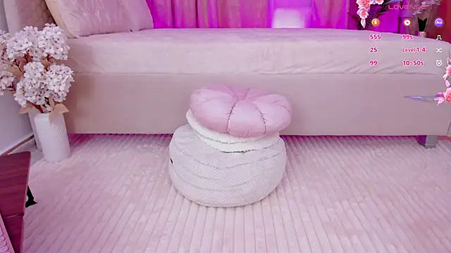 Snapshot of DiammondDia chatting on 23, 10, 2025 DiammondDia online show from 23, 10, 2025