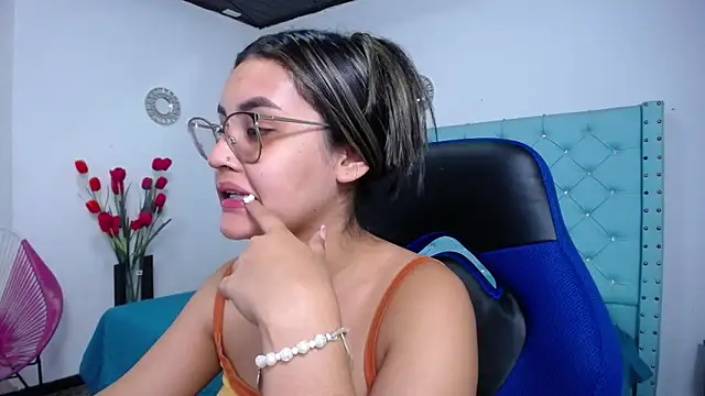 antonella sweetlittle online show from 25, 3, 2026