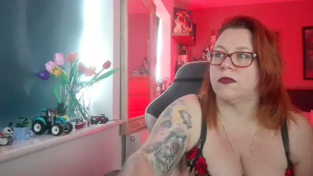 NikiDeeOfficial online show from 12, 5, 2026
