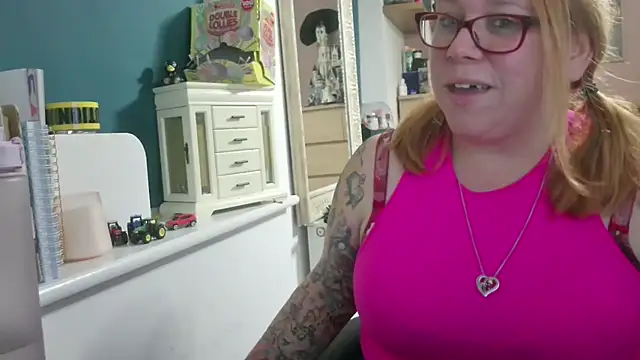 NikiDeeOfficial online show from 14, 9, 2025