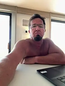 sluttydylan online show from 7, 4, 2026