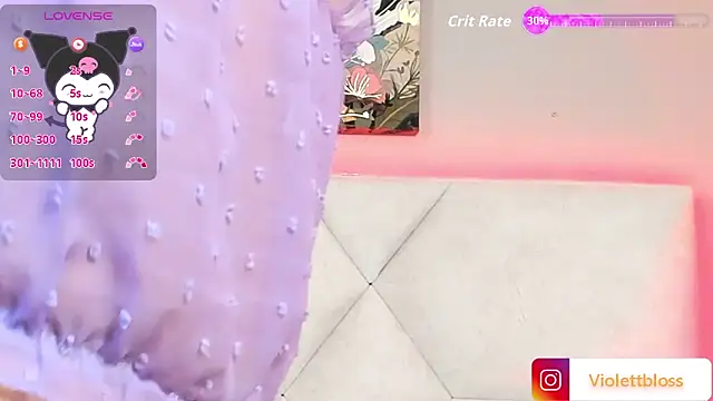 Snapshot of Violettbloss chatting on 3, 10, 2025 Violettbloss online show from 3, 10, 2025