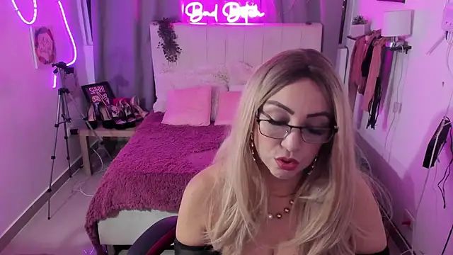 anyclark  online show from 13, 9, 2025