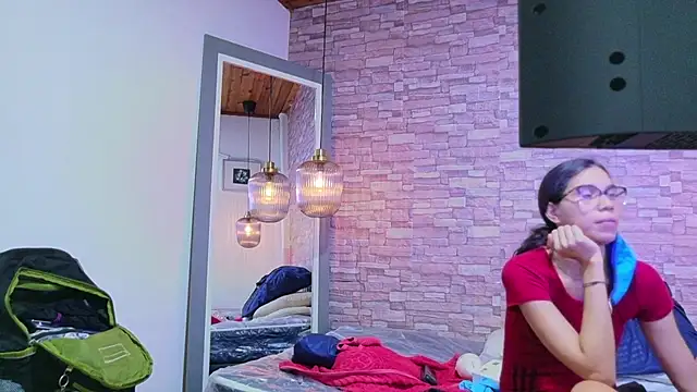 nextdoor fantasy1 online show from 15, 4, 2026