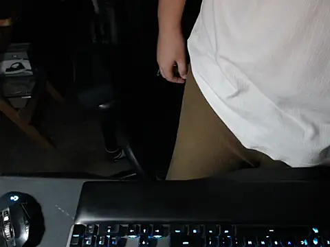 thealfawolf01 online show from 12, 10, 2025