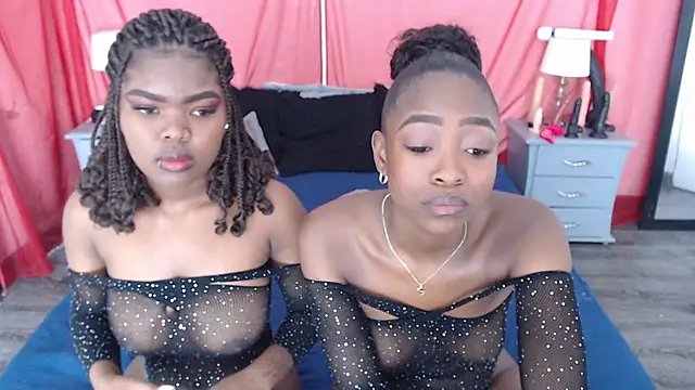 Snapshot of AdelynYasmin chatting on 28, 2, 2025 AdelynYasmin online show from 28, 2, 2025