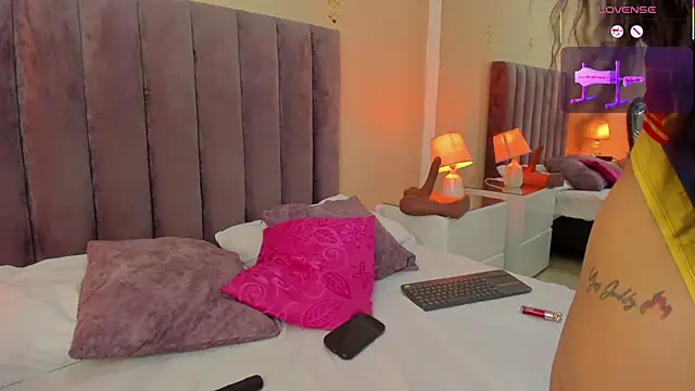 Megan Thompsonn online show from 13, 4, 2026