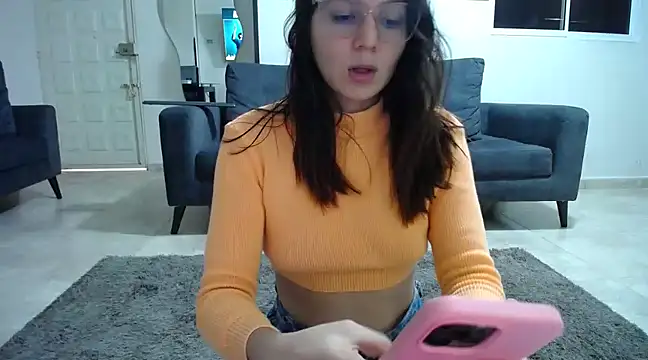 julianamorant online show from 20, 3, 2025