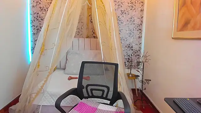 Snapshot of agatha_rusell_ chatting on 20, 2, 2025 agatha rusell online show from 20, 2, 2025