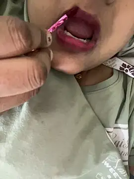 smile pretty online show from 25, 11, 2025