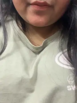 smile pretty online show from 12, 2, 2026