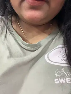 smile pretty online show from 11, 2, 2026