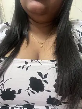 smile pretty online show from 5, 3, 2025