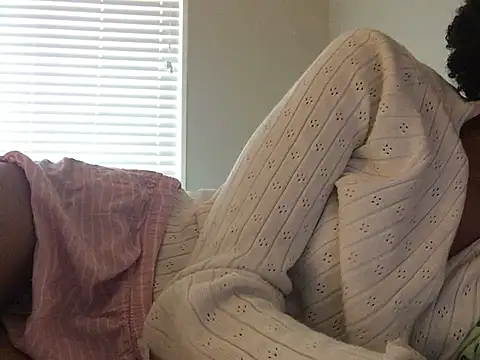 Snapshot of loveofbea chatting on 4, 1, 2025 loveofbea online show from 4, 1, 2025