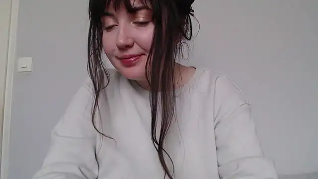 Lynylou online show from 8, 3, 2026