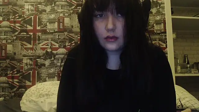 Lynylou online show from 11, 2, 2026