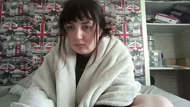 Lynylou online show from 6, 11, 2025