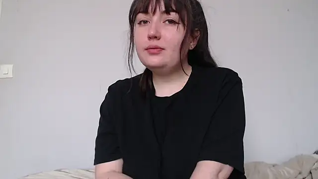 Lynylou online show from 2, 4, 2026