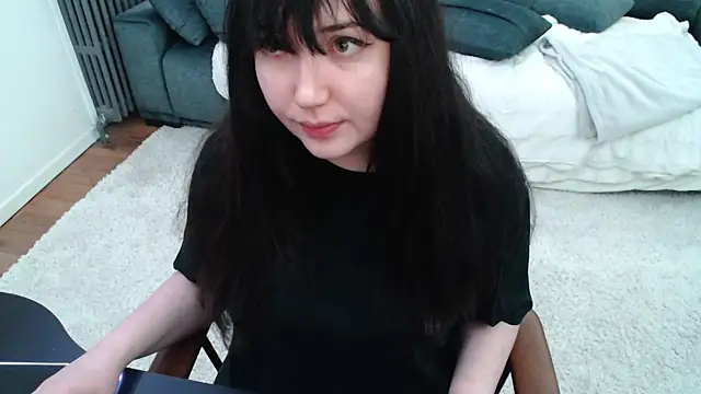 Lynylou online show from 26, 2, 2025