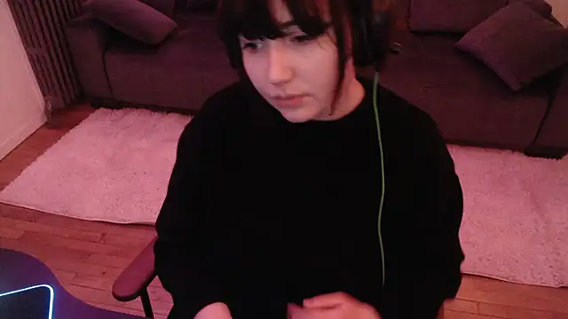 Lynylou online show from 15, 1, 2025