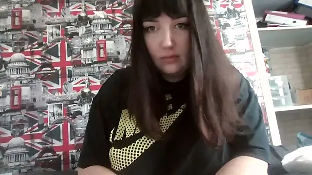 Lynylou online show from 2, 11, 2025