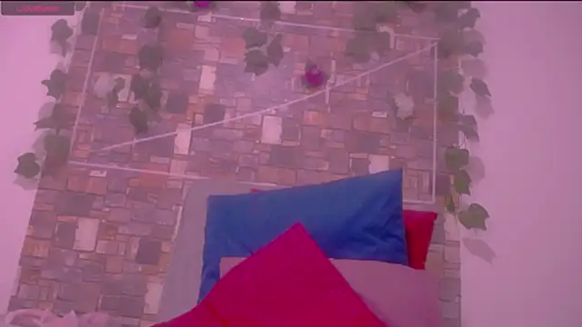 CrazyRousex online show from 11, 11, 2025