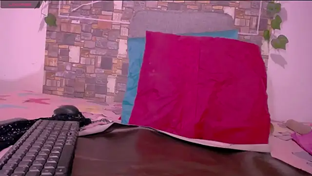 CrazyRousex online show from 5, 3, 2026