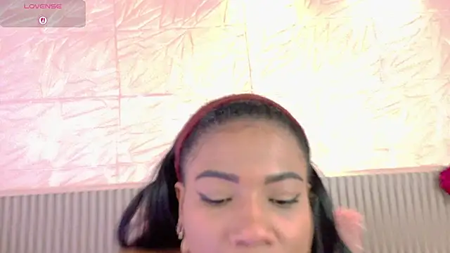 Snapshot of paula__cruzz chatting on 18, 11, 2025 paula cruzz online show from 18, 11, 2025