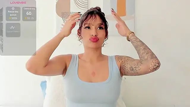 Snapshot of SeleneClark chatting on 17, 2, 2026 SeleneClark online show from 17, 2, 2026