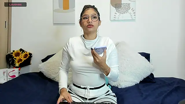 SeleneClark online show from 7, 3, 2025