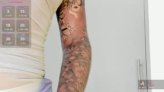 SeleneClark online show from 13, 1, 2026