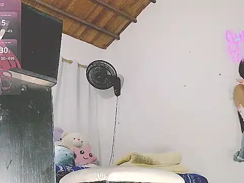 tifany19  online show from 16, 9, 2025