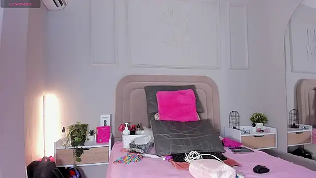 Maristxxr online show from 4, 12, 2025