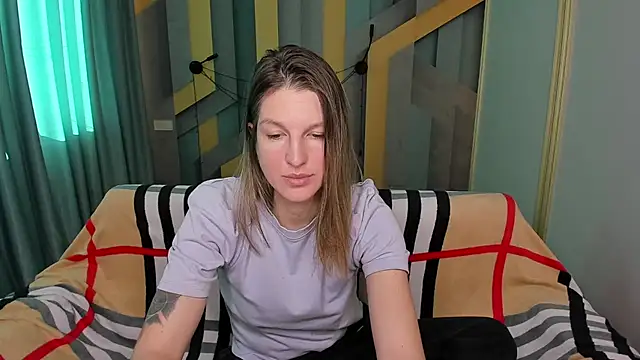 EmilyWalkeri online show from 14, 11, 2025