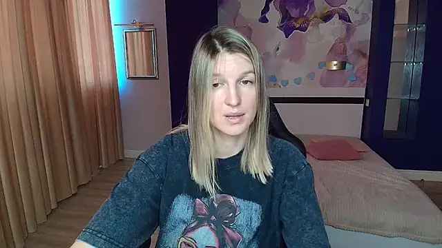 Snapshot of EmilyWalkeri chatting on 12, 7, 2026 EmilyWalkeri online show from 12, 7, 2026