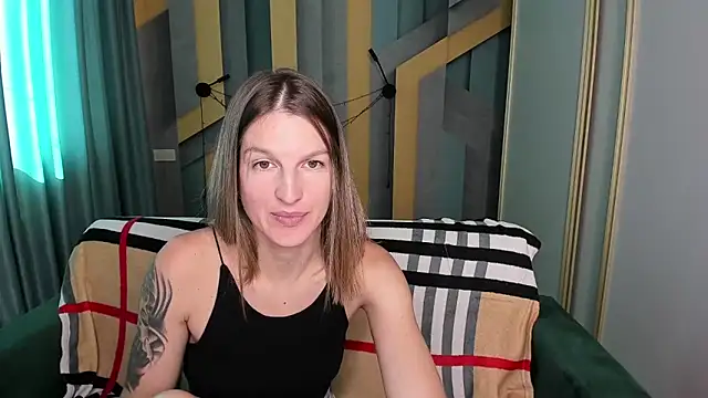 EmilyWalkeri online show from 22, 9, 2025