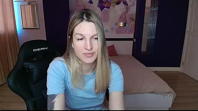 Snapshot of EmilyWalkeri chatting on 17, 6, 2026 EmilyWalkeri online show from 17, 6, 2026