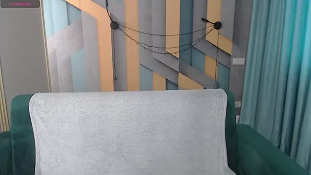 EmilyWalkeri online show from 11, 2, 2026