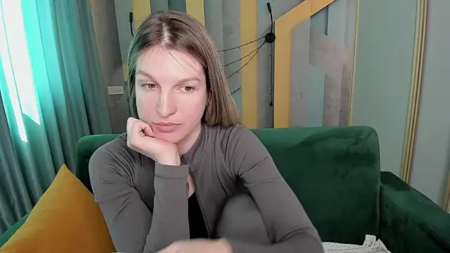 EmilyWalkeri online show from 14, 4, 2026