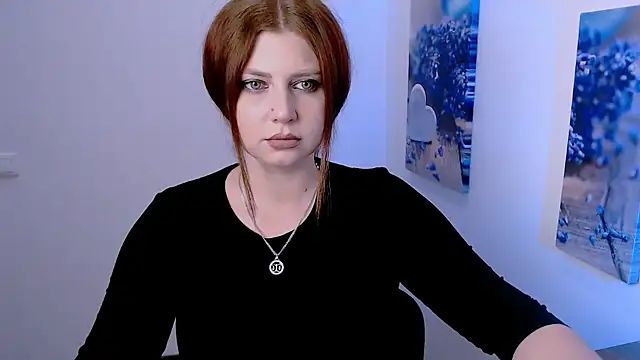 Lizzy Love online show from 7, 11, 2025