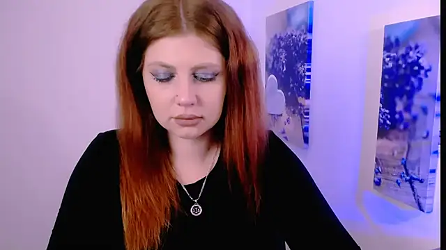 Lizzy Love online show from 4, 12, 2025