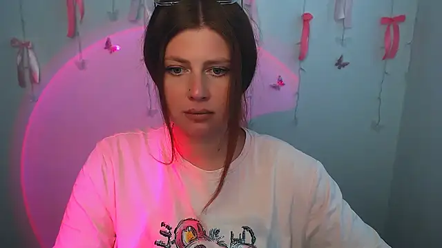 Snapshot of Lizzy_Love chatting on 14, 7, 2026 Lizzy Love online show from 14, 7, 2026