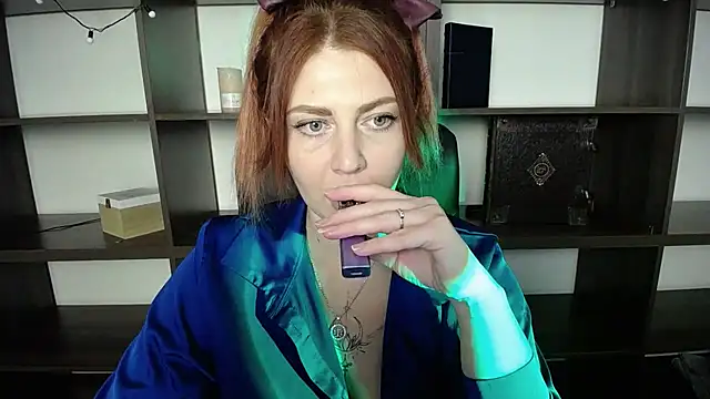 Lizzy Love online show from 15, 2, 2025