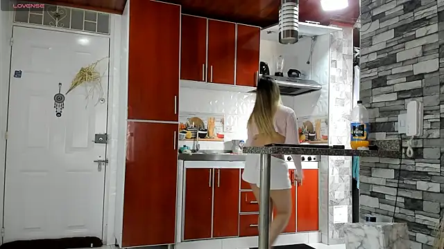 Snapshot of cindy_love2 chatting on 14, 10, 2025 cindy love2 online show from 14, 10, 2025