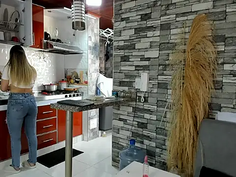 Snapshot of cindy_love2 chatting on 11, 11, 2025 cindy love2 online show from 11, 11, 2025