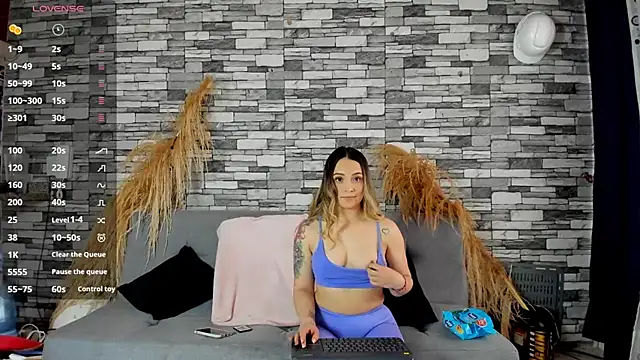 Snapshot of cindy_love2 chatting on 6, 10, 2025 cindy love2 online show from 6, 10, 2025