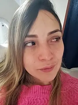 Snapshot of cindy_love2 chatting on 15, 9, 2025 cindy love2 online show from 15, 9, 2025