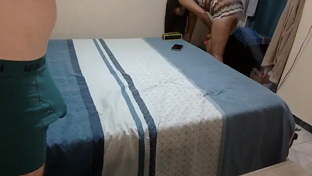 Snapshot of CrazyFrench2 chatting on 24, 10, 2025 CrazyFrench2 online show from 24, 10, 2025