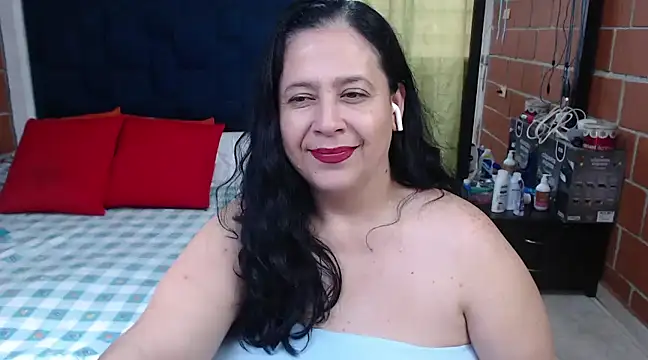 Snapshot of karlaton1977 chatting on 4, 3, 2025 karlaton1977 online show from 4, 3, 2025